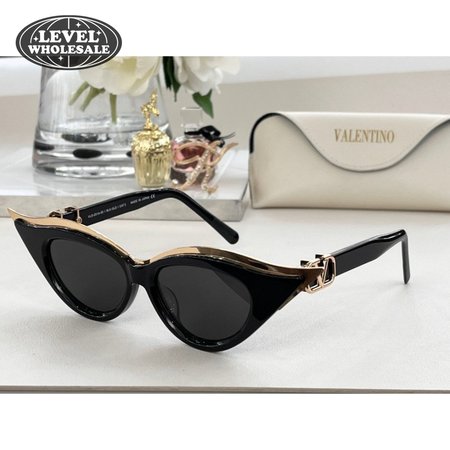 Valentino V Goldcut Ii Acetate & Titanium Cat-Eye Sunglasses In Blk-Gld